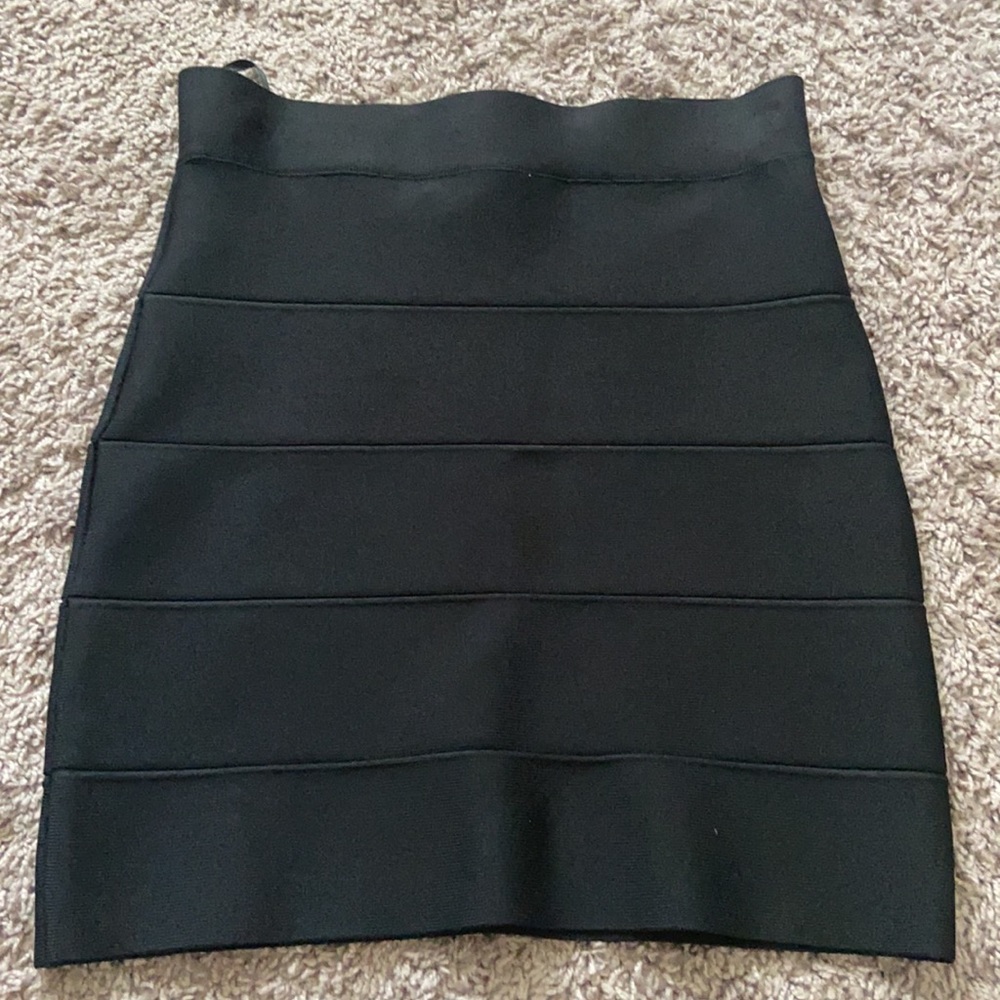 BCBG stretch skirt